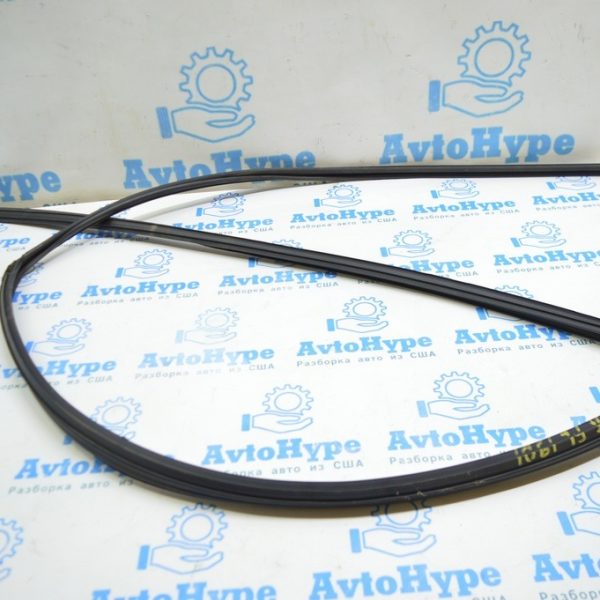 Уплотнитель стекла перед лев Subaru Forester 19- SK 63527SJ010