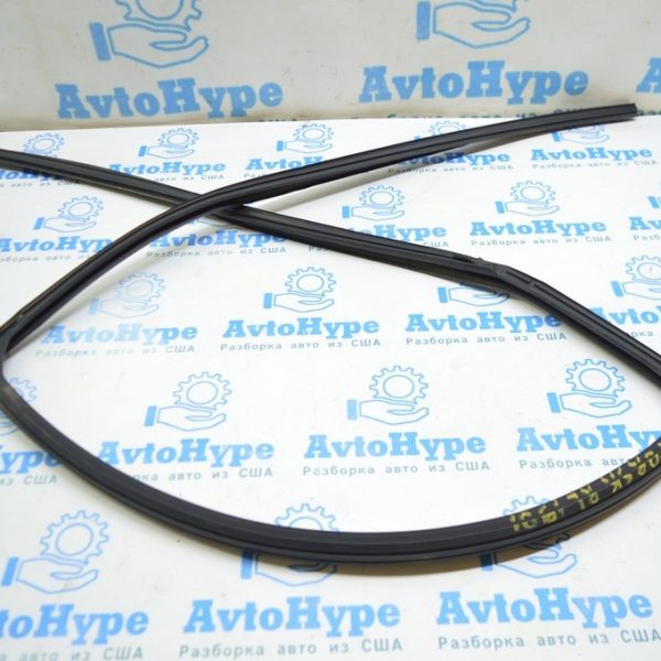 Уплотнитель стекла зад лев Subaru Forester 19- SK 63527SJ030