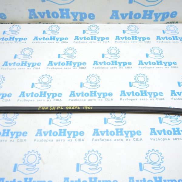 Уплотнитель двери передней левой Subaru Forester 19- SK нижний, малый 63511SG100 63511SG100