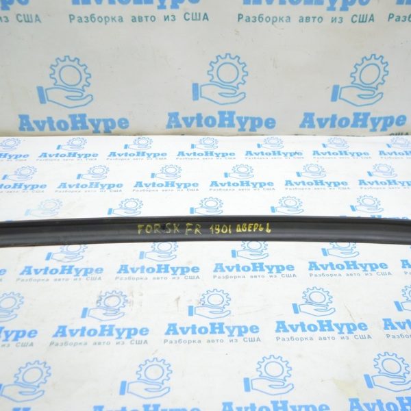 Уплотнитель двери передней правой Subaru Forester 19- SK нижний, большой 63511SJ020 63511SJ020