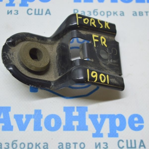 Кронштейн радиатора верхний правый Subaru Forester 19- SK 45124SJ000