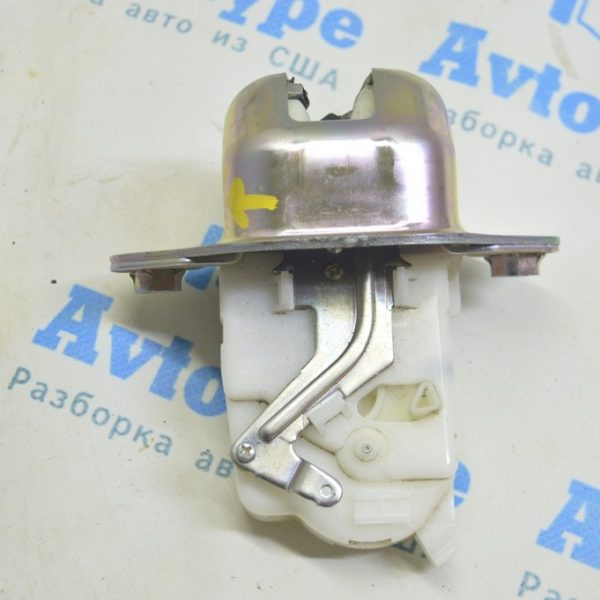 Замок двери багажника Subaru Forester 14-18 SJ 63032FG102