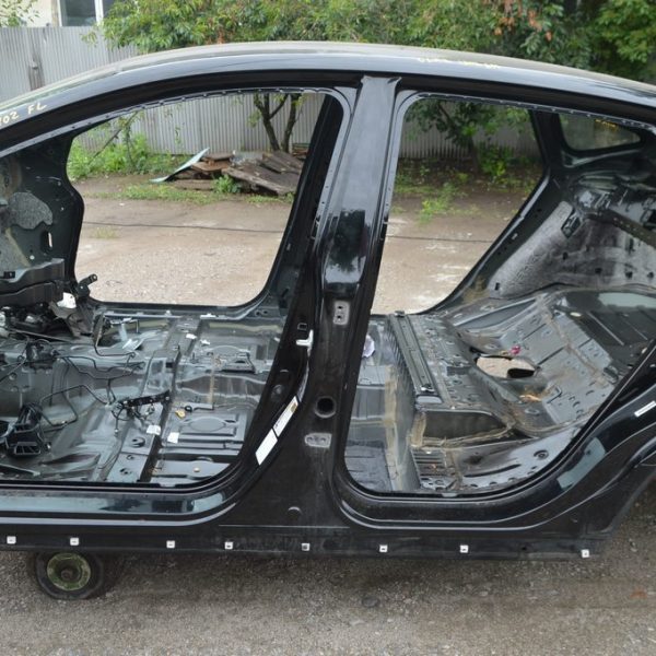 Стойка кузова центральная левая Honda Clarity 18-21 usa (02) 63610-TRT-305ZZ