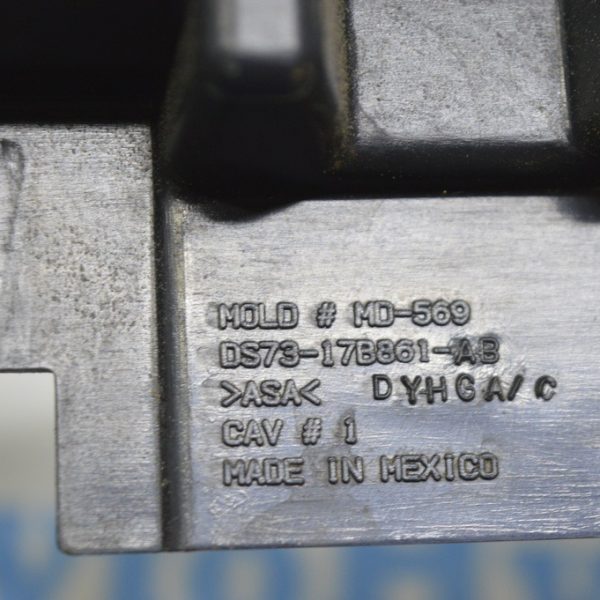 Крепление заднего бампера центр Ford Fusion mk5 13-18 DS7Z-17754-A