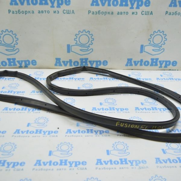Уплотнитель двери задней левой Ford Fusion mk5 13-20 DS7Z-5425325-F
