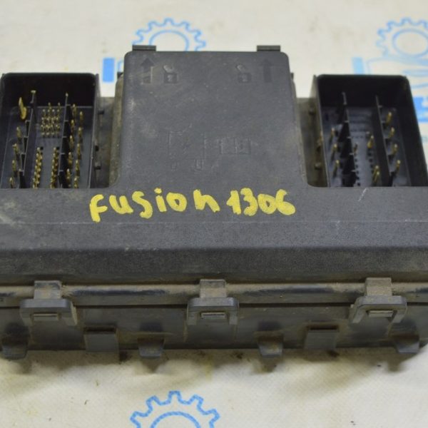 Блок предохранителей подкапотный Ford Fusion mk5 13-20 2.0T (06) DG9Z 14A068-W