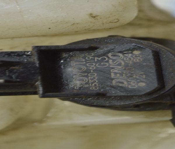 Мотор омывателя лобового стекла Lexus GS300 GS350 GS430 GS450h 06-11 8533060190