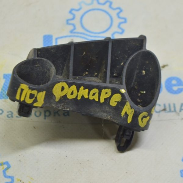 Крепление заднего бампера левое под фонарем Lexus GS300 GS350 GS430 GS450h 06-11 5256330070