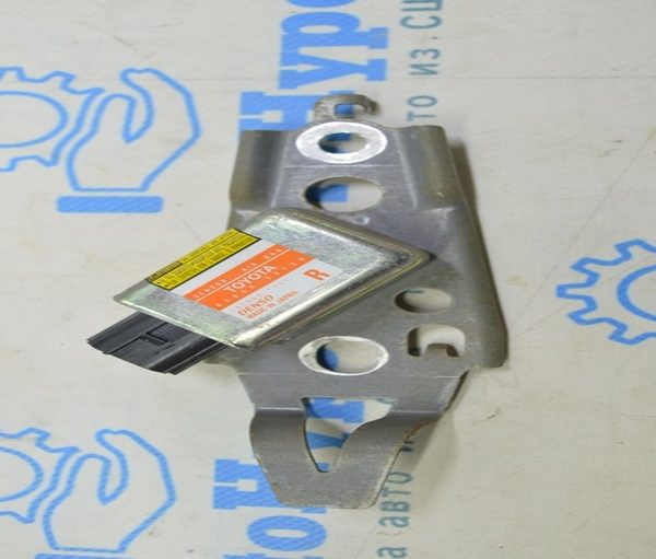 Датчик подушки безопасности боковой правый Lexus GS300 GS350 GS430 GS450h 06-11 8986030130
