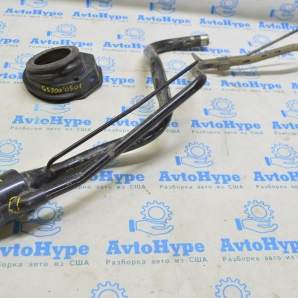 Заливная горловина топливного бака Lexus GS300 06 (01) трещина 7720130440
