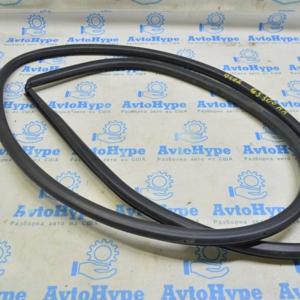 Уплотнитель дверного проема задний правый Lexus GS300 GS350 GS430 GS450h 06-11 6233130180C0