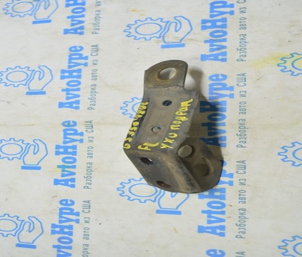 Лопух переднего подрамника левый Lexus GS300 GS350 GS430 GS450h 06-11 AWD 5730630020