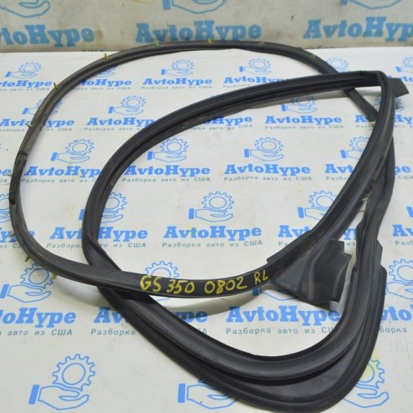 Уплотнитель двери задней левой Lexus GS300 GS350 GS430 GS450h 06-11 6787230300