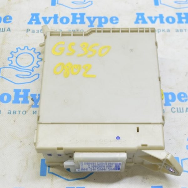 Блок предохранителей в торпеде левый Lexus GS300 GS350 GS430 GS450h 06-11 (02) 82730-30272