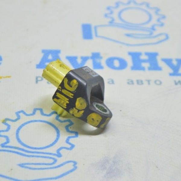 Датчик подушки безопасности в центр стойке правый Toyota Highlander 20- (01) 89831-0E170