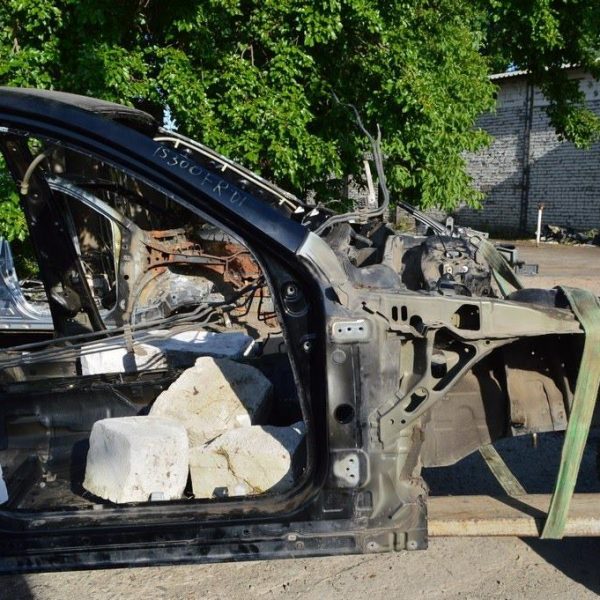 Четверть передняя правая Lexus IS250/IS300/IS350 06-13 черная (01) поведен носик лонжерона 53701-53051