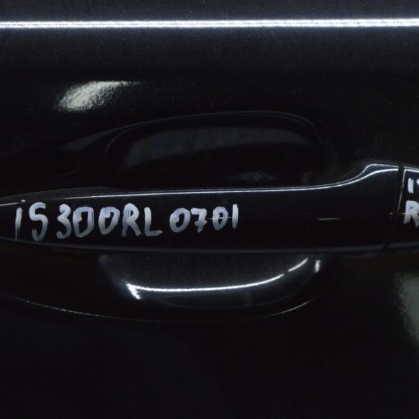 Ручка двери внешняя зад лев Lexus IS250/IS300/IS350 06-13 (01) черный цвет 69220-53050