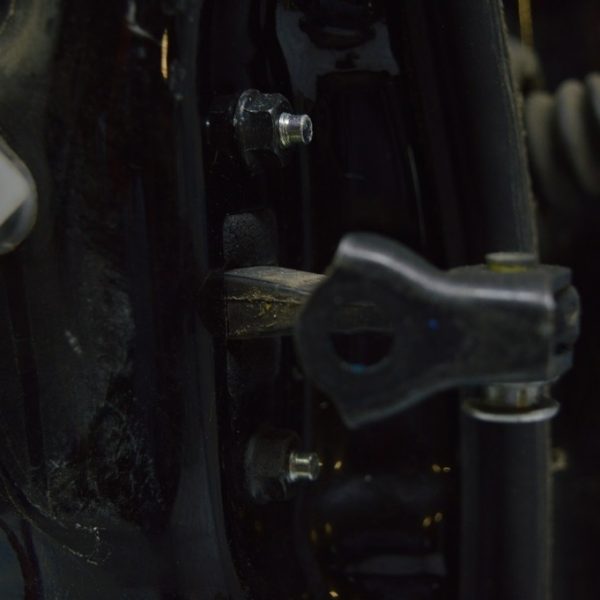 Ограничитель двери зад лев Lexus IS250/IS300/IS350 06-13 68640-53020