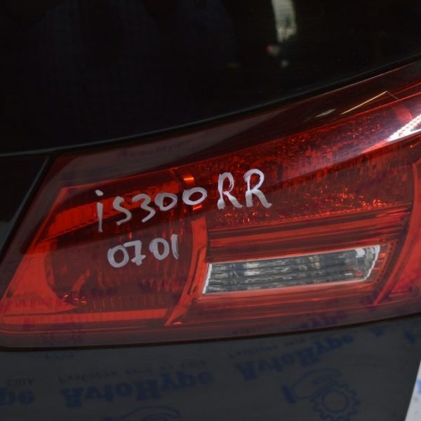 Фонарь внутренний (крышка багажника) правый Lexus IS250/IS300/IS350 06-10 дорест (01) 81581-53061