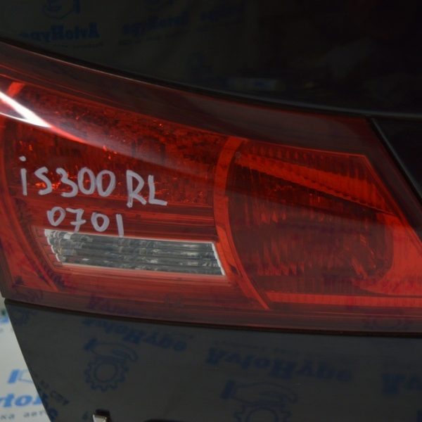 Фонарь внутренний (крышка багажника) левый Lexus IS250/IS300/IS350 06-10 дорест (01) 81591-53061