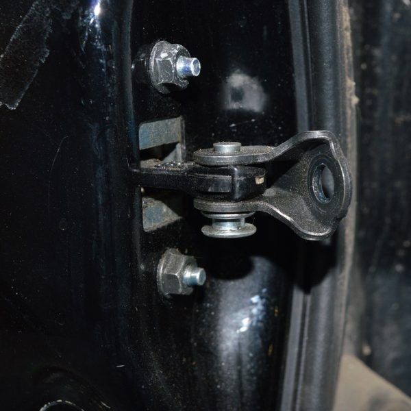 Ограничитель двери перед лев Lexus IS250/IS300/IS350 06-13 68620-53020