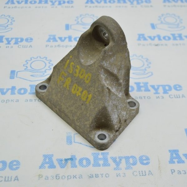 Кронштейн подушки двигателя правый Lexus IS250/IS300/IS350 06-13