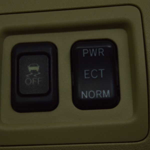 Кнопка откл стабилизации Lexus IS250/IS300/IS350 06-13 84840-33080