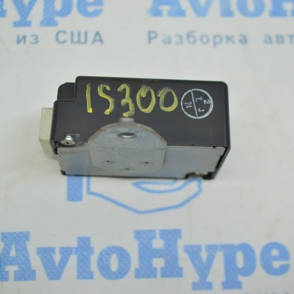 Компьютер управления замками дверей Lexus IS250/IS300/IS350 06-13 (01) 89740-53052