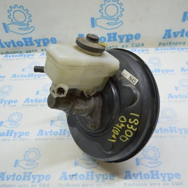 Главный тормозной цилиндр с бачком Lexus IS250 IS300 IS350 06-13 47028-30030
