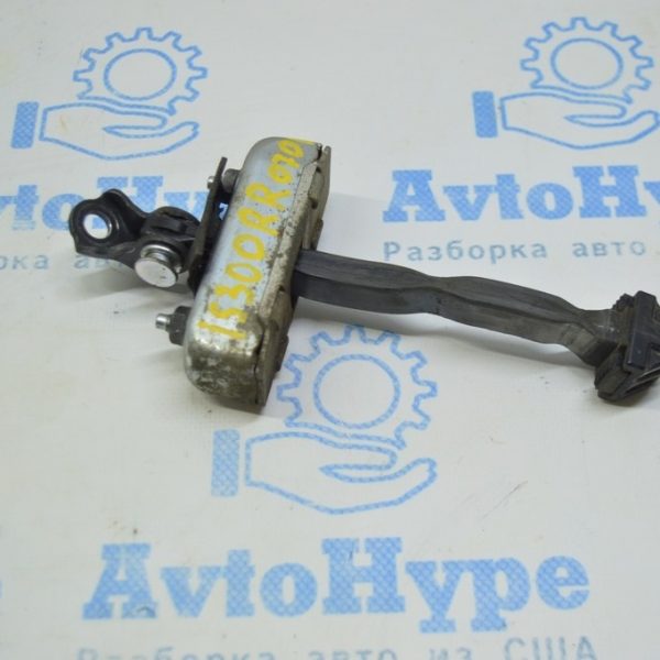 Ограничитель двери зад прав Lexus IS250/IS300/IS350 06-13 68630-53030