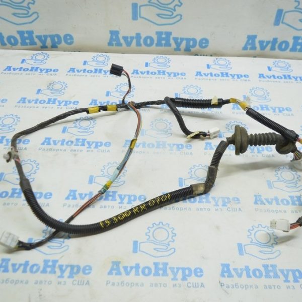 Проводка двери зад прав Lexus IS250/IS300/IS350 06-13 черн 82153-53060c