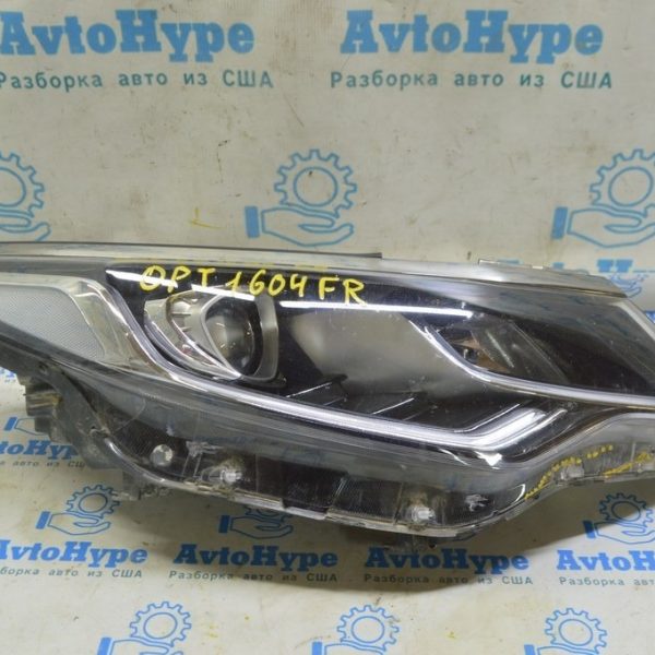 Фара передняя правая Kia K5 19- рест галоген (04) KOREA трещинка внизу у бампера 92102D4520