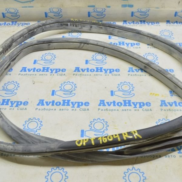 Уплотнитель дверного проема зад прав Kia Optima 16- 83120-D5000