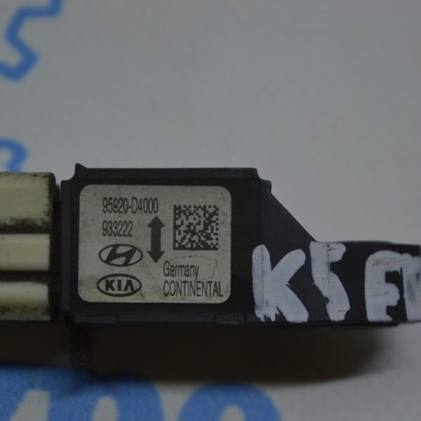 Датчик подушки безопасности перед лев Kia Optima 16- 95920-d4000