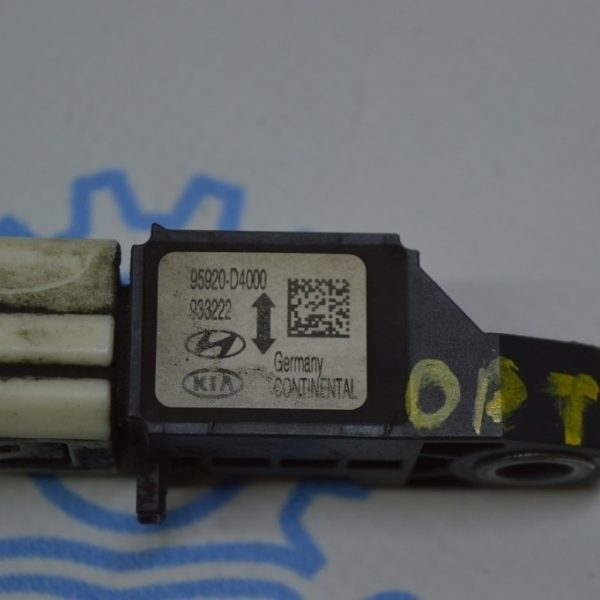 Датчик подушки безопасности перед прав Kia Optima 16- 95920-d4000