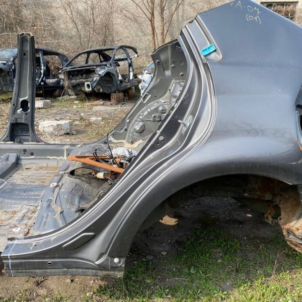 Четверть крыло задняя левая Toyota Avalon 05-12 графит (01) только закат 61612-AC020