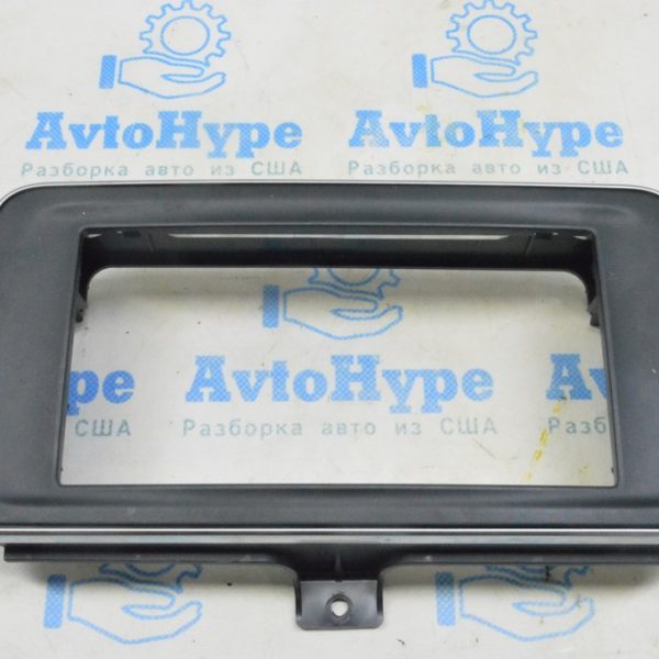 Рамка накладка дисплея Nissan Leaf 18-20 68260-5SK1A