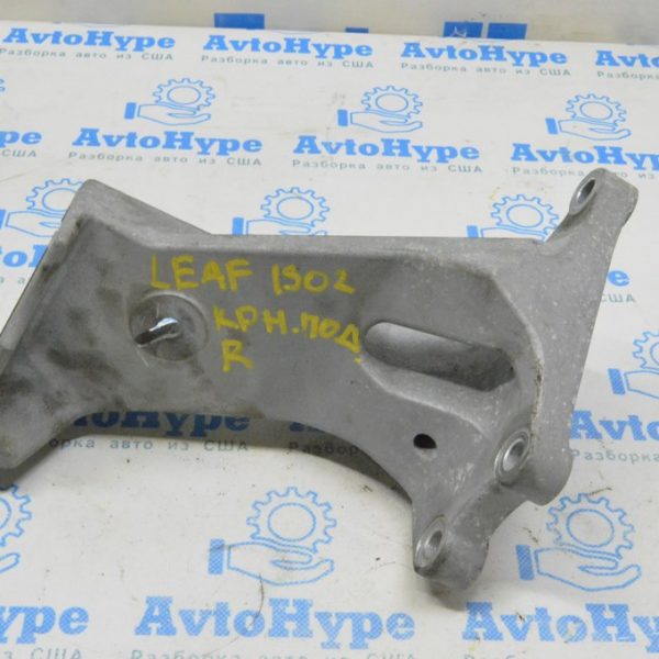 Кронштейн подушки двигателя левый Nissan Leaf 18- 11253-5SA0A