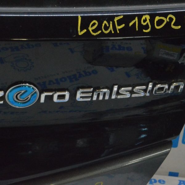 Эмблема надпись Zero Emission двери багажника Nissan Leaf 18-22 90895-5SK0B