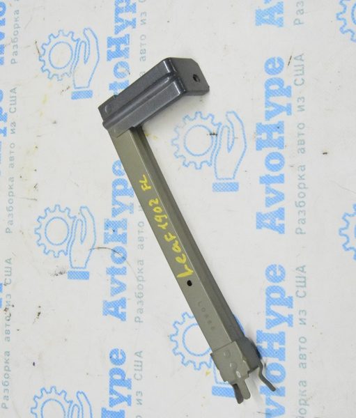 Направляющая стекла двери передней левой Nissan Leaf 18-24 передняя 802153NF0B