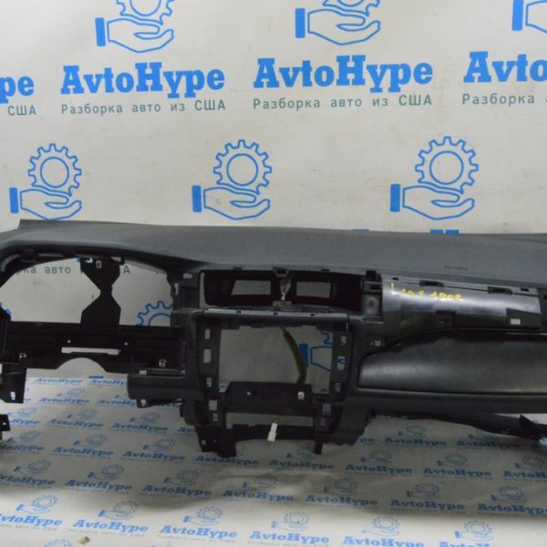 Торпедо передняя панель голая Nissan Leaf 18-19 черная (02) царапины 68200-5SA0B