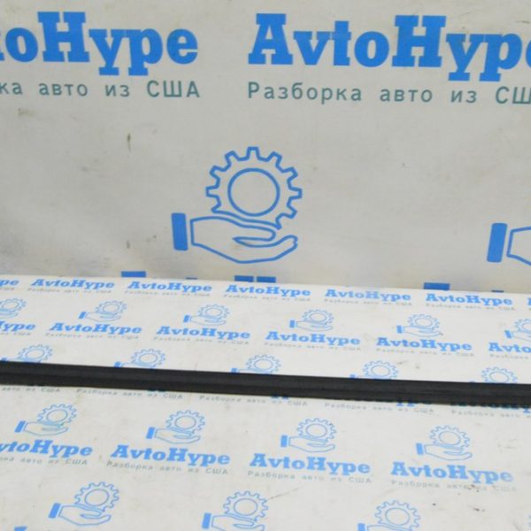 Молдинг дверь-стекло центральный передний левый Nissan Leaf 18-25 мат 808215SH0A