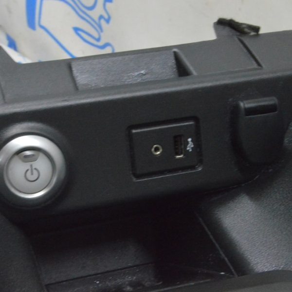 Прикуриватель центральной консоли Nissan Leaf 18-25 253316CA0A