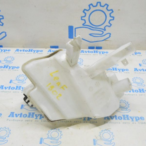 Бачок омывателя Nissan Leaf 18-22 с мотором (02) треснут 28910-5SA0A