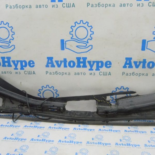 Решетка дворников пластик Nissan Leaf 18-19 (02) трещины, нет фрагмента 66862-5SA0A