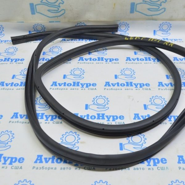 Уплотнитель дверного проема задний правый Nissan Leaf 18- 76923-5SF0A