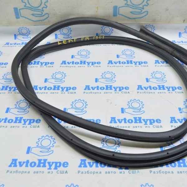 Уплотнитель дверного проема передний правый Nissan Leaf 18- 76921-5SF0A