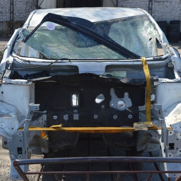 Четверть передняя правая Nissan Leaf 18-22 (01) белая на кузове немного прижата сверху G5130-5SAMA