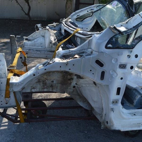 Четверть передняя левая Nissan Leaf 18-22 (01) белая на кузове немного прижата сверху G5131-5SAAA