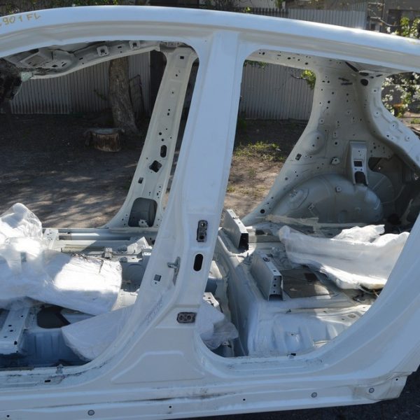 Стойка кузова центральная левая Nissan Leaf 18-22 (01) белая на кузове G6571-3NFMA